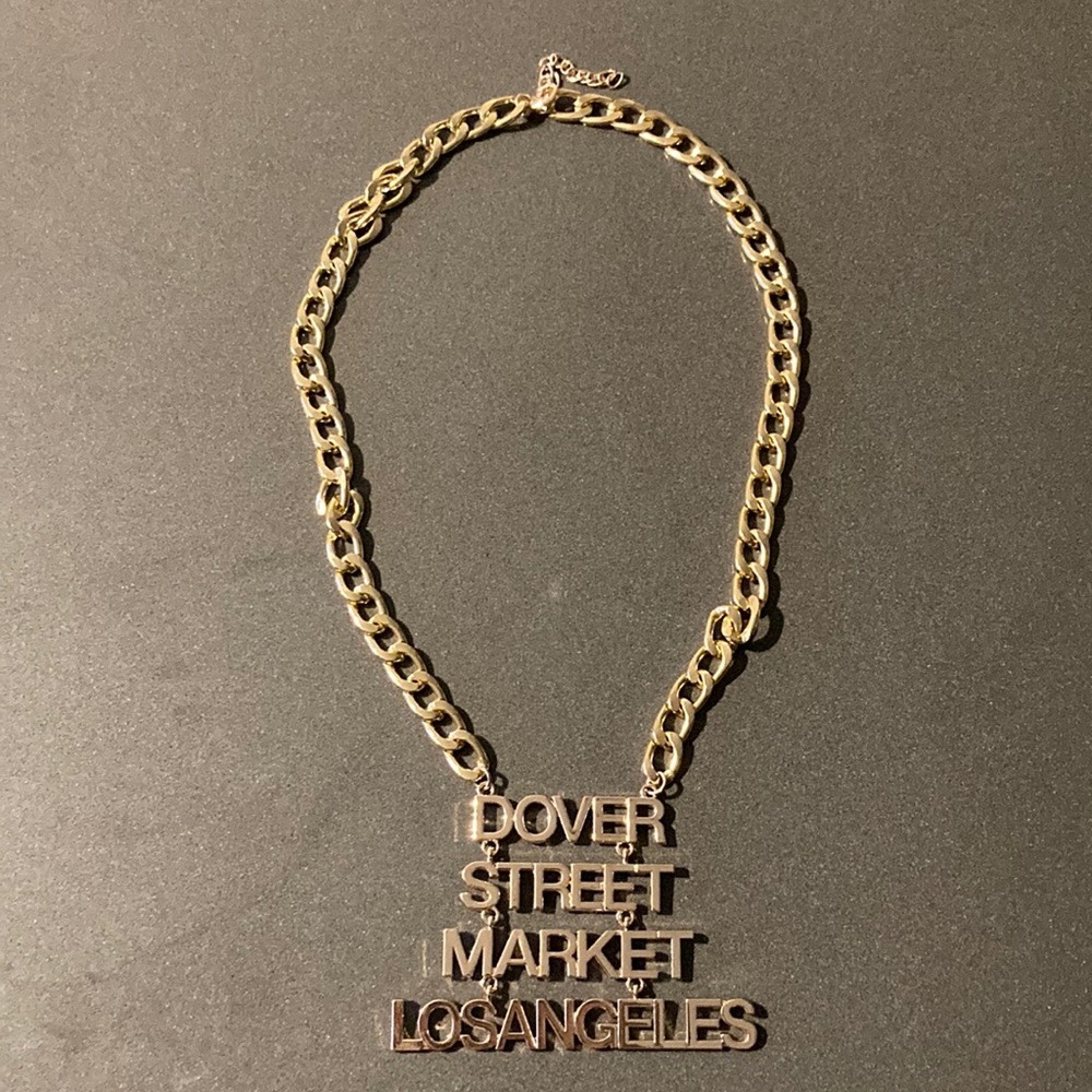 COMME DES GARCONS X DOVER STREET MARKET LA logo pendant and chain, golden metal